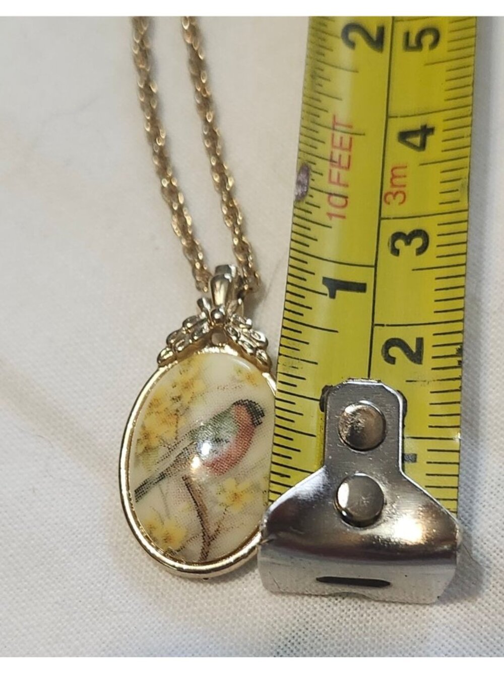Whiting & Davis Vintage Gold Tone Necklace Porcelain Bird Pendant - Picture 7 of 8